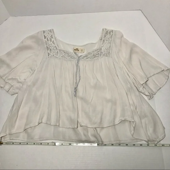 White Hollister Crop Top - Picture 6 of 9